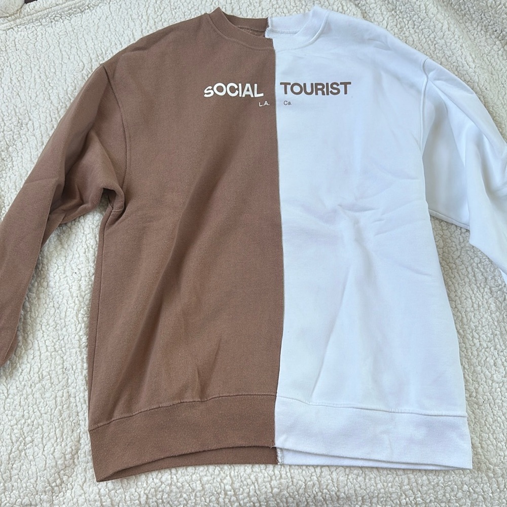 Hollister social tourist crewneck size small